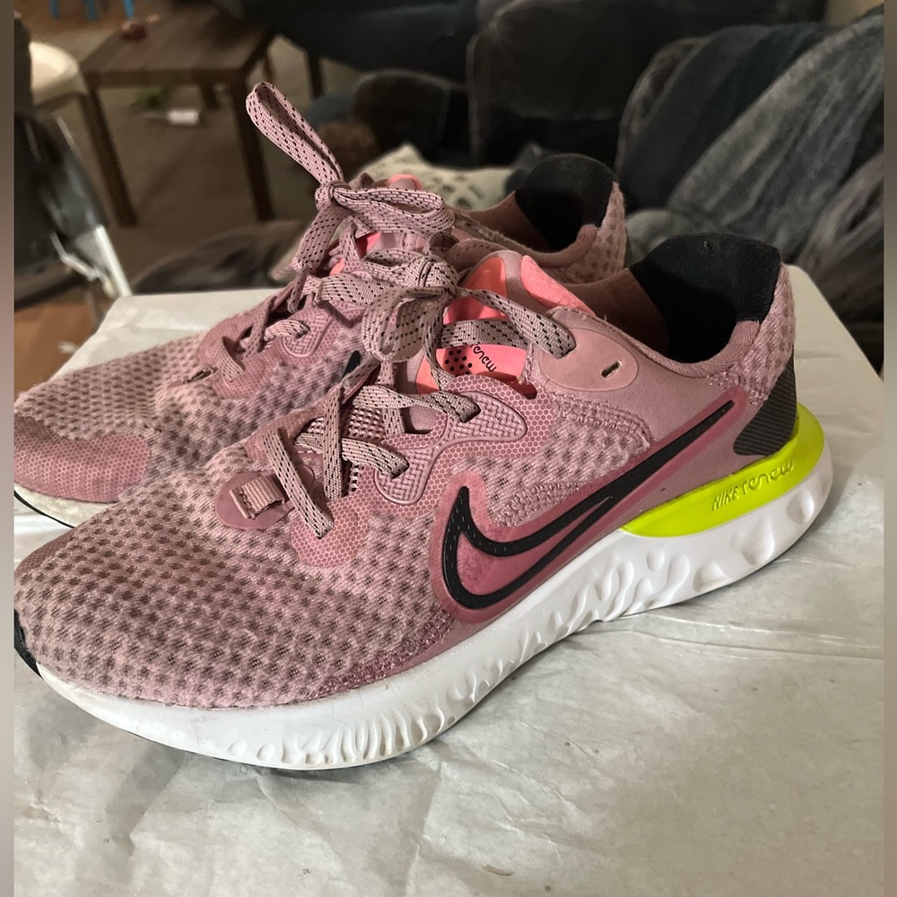 Nike Renew pink